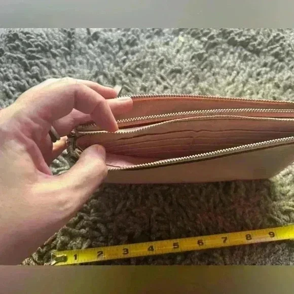 Authentic Coach wristlet wallet pale pink. Leather. - Picture 8 of 14